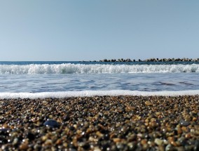 加勒比海开曼群岛海域发生8.0级地震加勒比海开曼群岛海域发生8.0级地震